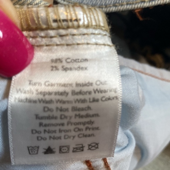 Eddie Bauer Boyfriend Distressed Mid Rise Random Fading Light Blue Jeans 6 NWOT - Picture 14 of 14